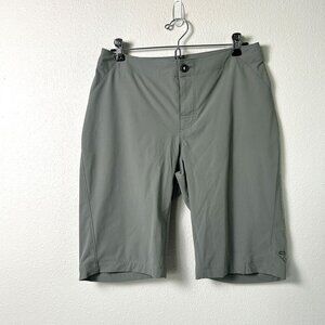 Co Op Cycles Shorts Womens Size 8 Green Bermuda Nylon Stretch Athletic